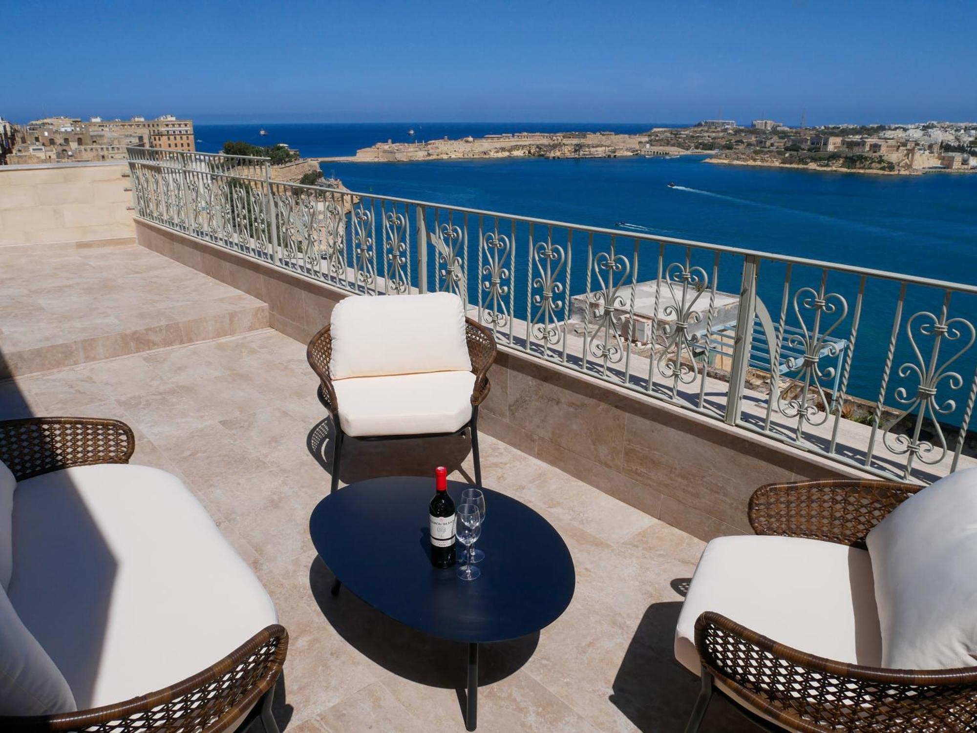 Battery House Hotel Valletta Exterior photo